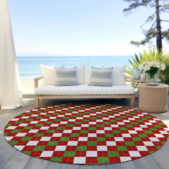 8' Red White And Green Round Argyle Washable Indoor Outdoor Area Rug Photo 5