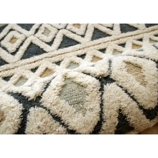 6' Round Blue and Cream Striped Diamonds Area Rug Photo 5