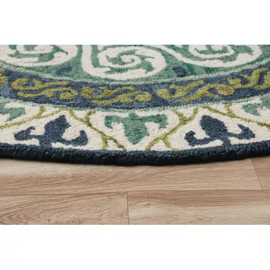 5' Round Blue and Green Ornate Medallion Area Rug Photo 5