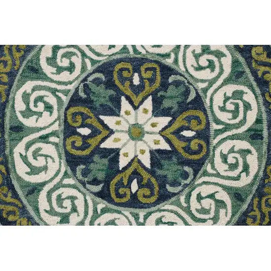 5' Round Blue and Green Ornate Medallion Area Rug Photo 2
