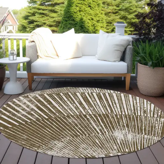 8' Round Chocolate Round Abstract Washable Non Skid Indoor Outdoor Area Rug Photo 9