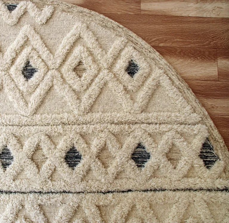 6' Round Cream and Blue Striped Diamonds Area Rug Photo 3