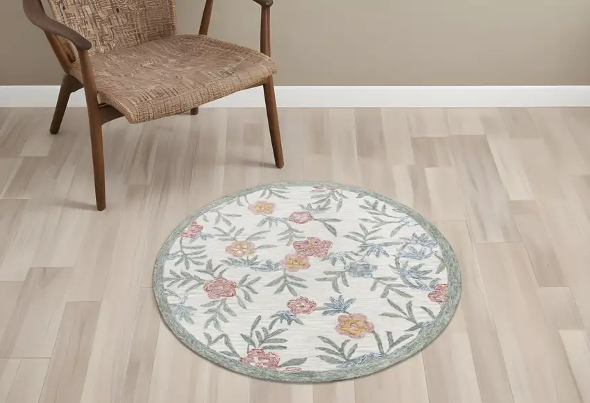 Gray Floral Traditional Area Rug Photo 2