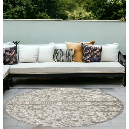 Gray And Ivory Round Southwestern Stain Resistant Indoor Outdoor Area Rug Photo 1