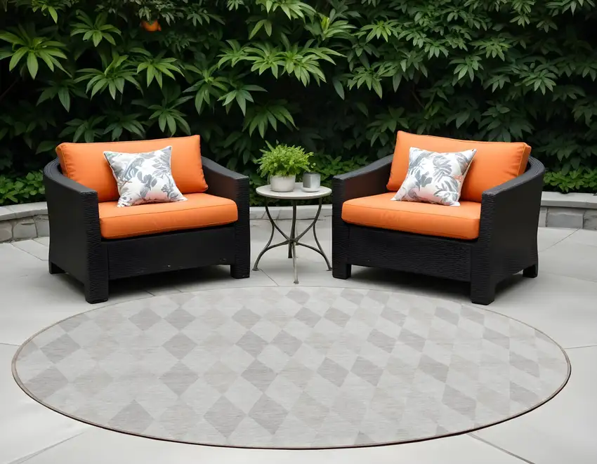 8' Round Gray Round Geometric Washable Non Skid Indoor Outdoor Area Rug Photo 1