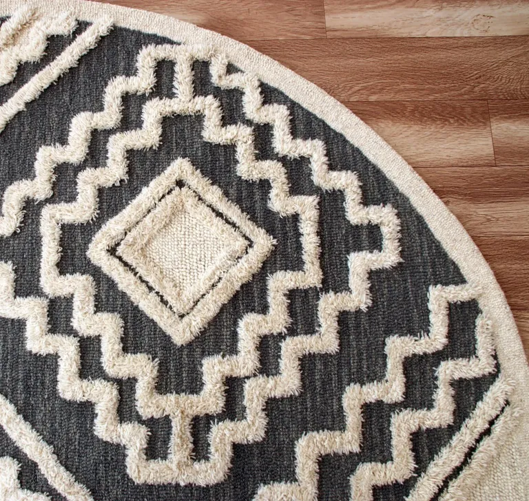 6' Round Gray and Cream Geometric Area Rug Photo 3