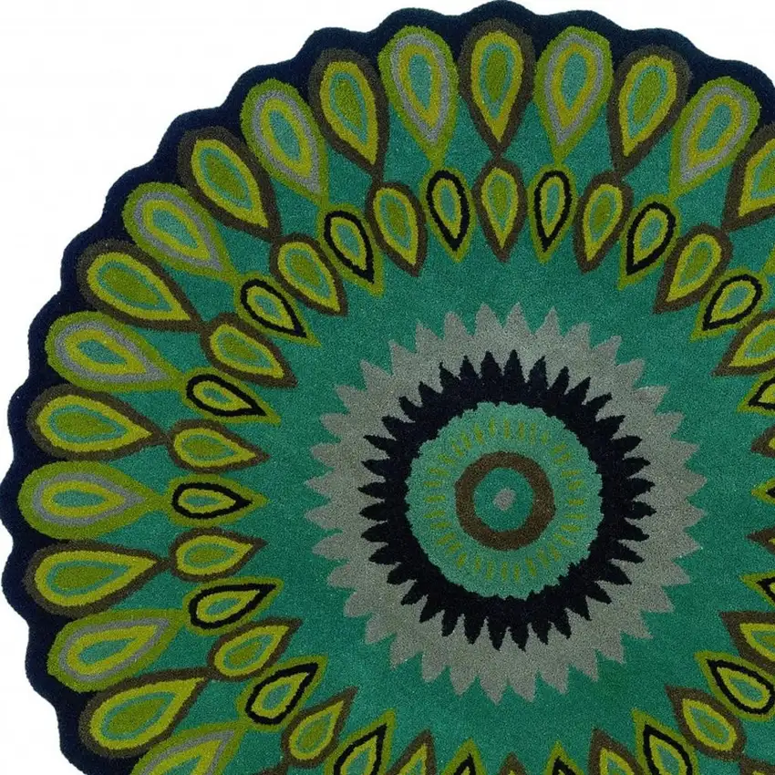 8' Green Wool Hand Tufted Round Rug Photo 3