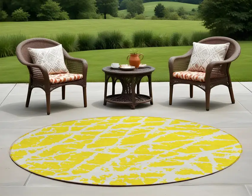 8' Round Yellow and White Round Abstract Washable Non Skid Indoor Outdoor Area Rug Photo 1
