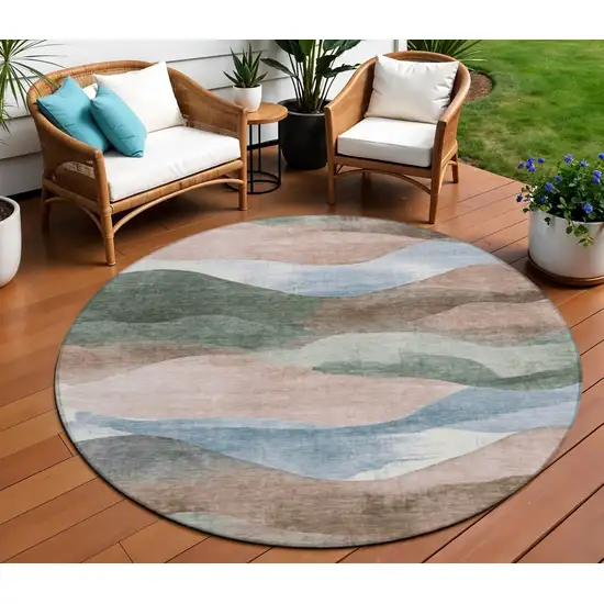8' Salmon And Emerald Round Abstract Washable Indoor Outdoor Area Rug Photo 2