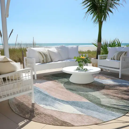 8' Salmon And Emerald Round Abstract Washable Indoor Outdoor Area Rug Photo 5