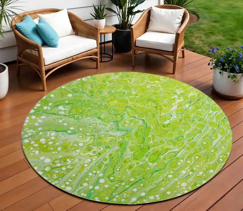 8' Shamrock Green And Ivory Round Abstract Washable Indoor Outdoor Area Rug Photo 1