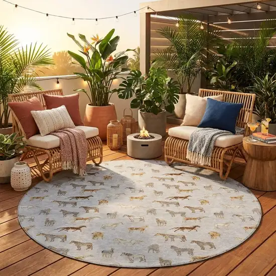8' Silver And Beige Round Horse Washable Indoor Outdoor Area Rug Photo 1