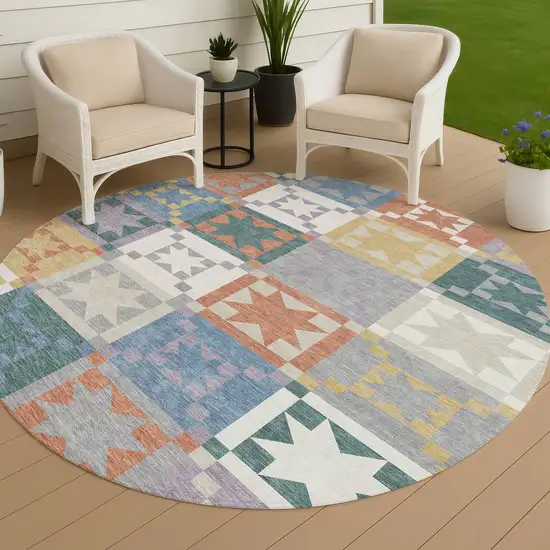 8' Silver And Gold Round Patchwork Washable Indoor Outdoor Area Rug Photo 4