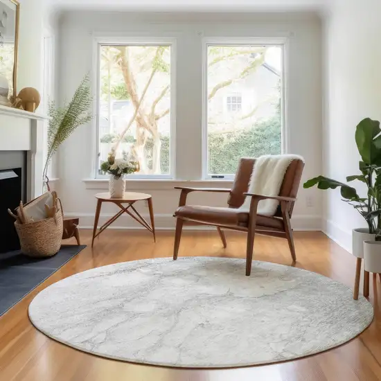 8' Silver And Gray Abstract Washable Round Rug With UV Protection Photo 5