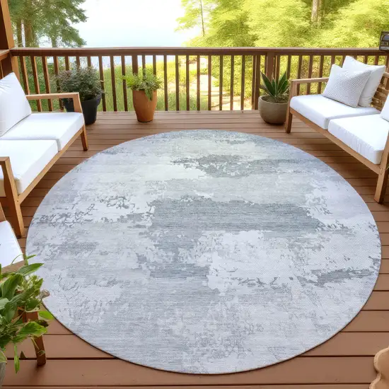 8' Silver And Gray Round Abstract Washable Indoor Outdoor Area Rug Photo 4