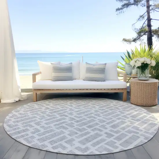 8' Silver And Gray Round Geometric Washable Indoor Outdoor Area Rug Photo 6