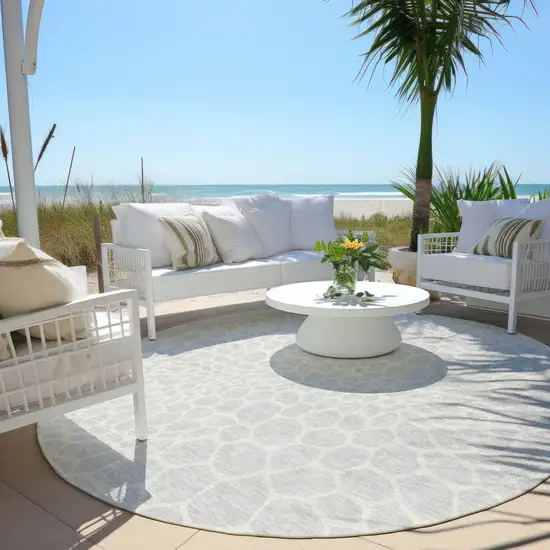 8' Silver And Gray Round Geometric Washable Indoor Outdoor Area Rug Photo 6