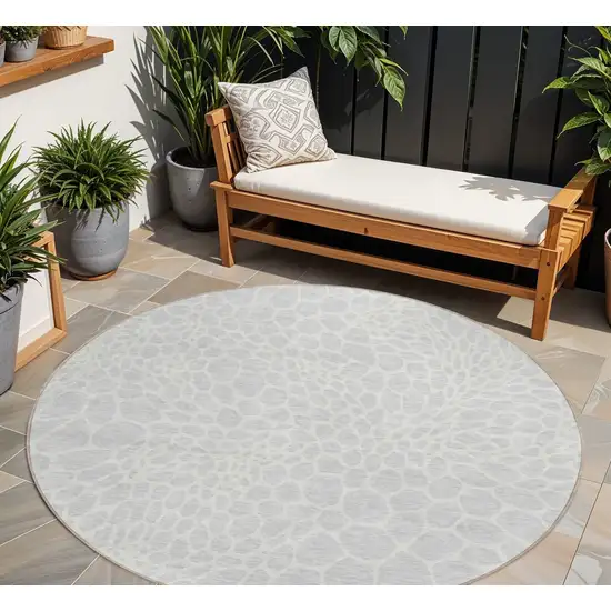 8' Silver And Gray Round Geometric Washable Indoor Outdoor Area Rug Photo 1