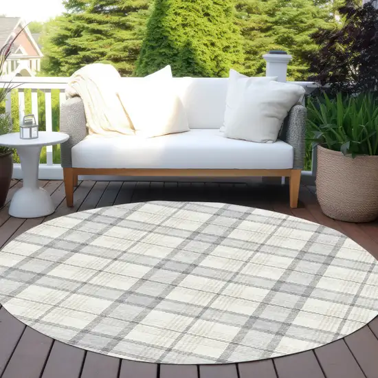 8' Silver And Gray Round Plaid Washable Indoor Outdoor Area Rug Photo 6