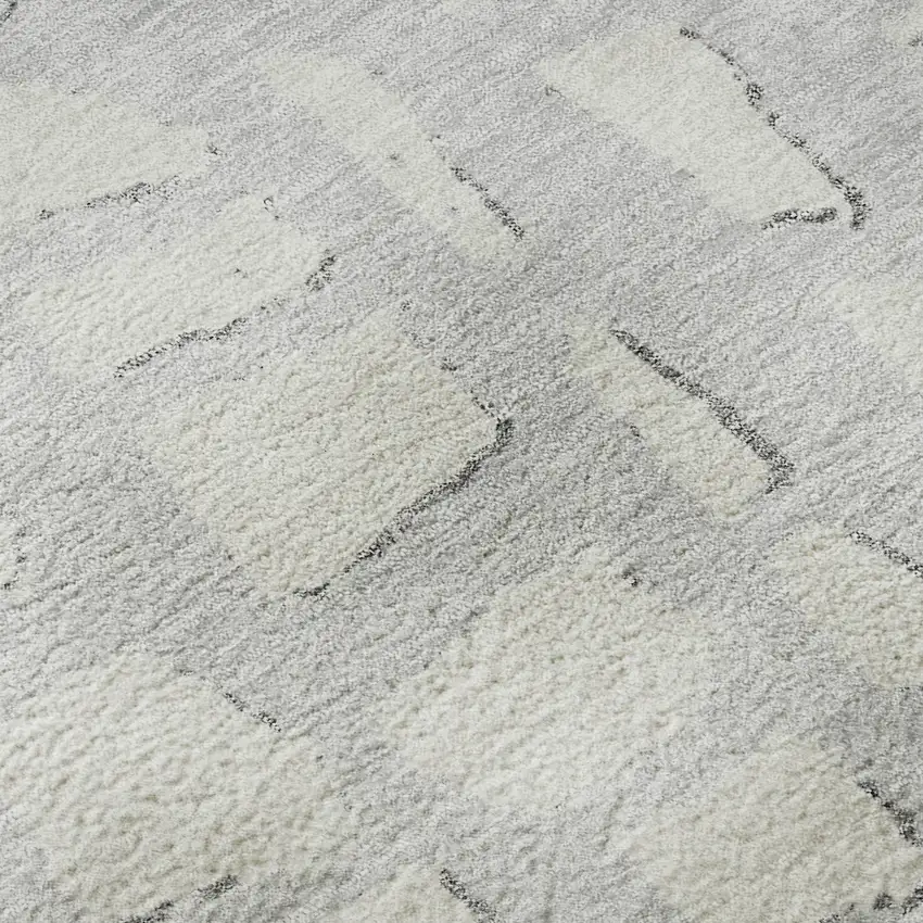 8' Silver And Ivory Cobblestone Washable Round Rug With UV Protection Photo 9