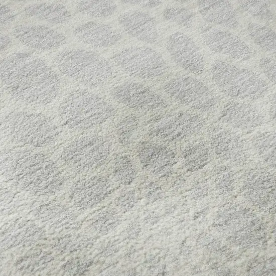 8' Silver And Ivory Geometric Washable Round Rug With UV Protection Photo 9