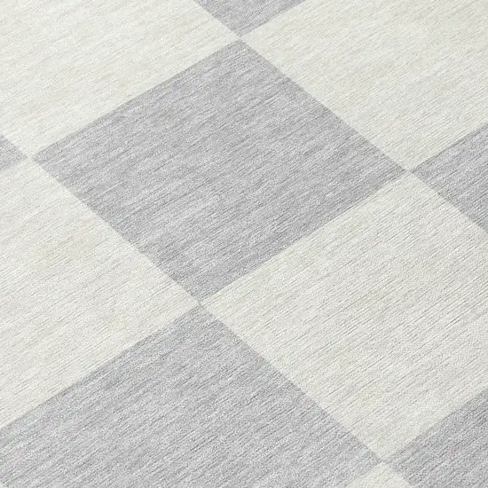 8' Silver And Ivory Round Geometric Washable Indoor Outdoor Area Rug Photo 9