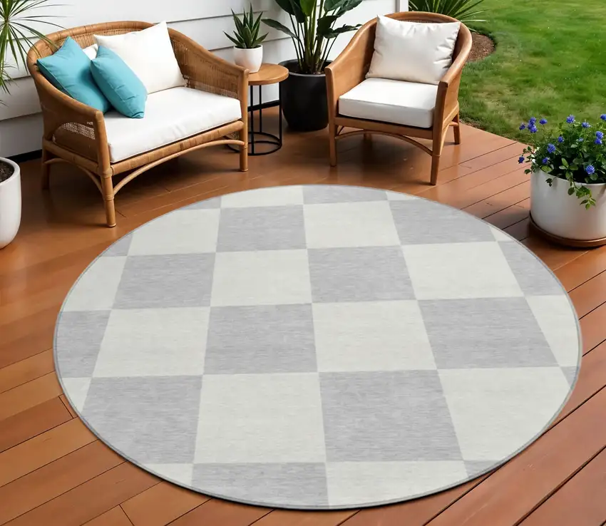 8' Silver And Ivory Round Geometric Washable Indoor Outdoor Area Rug Photo 1