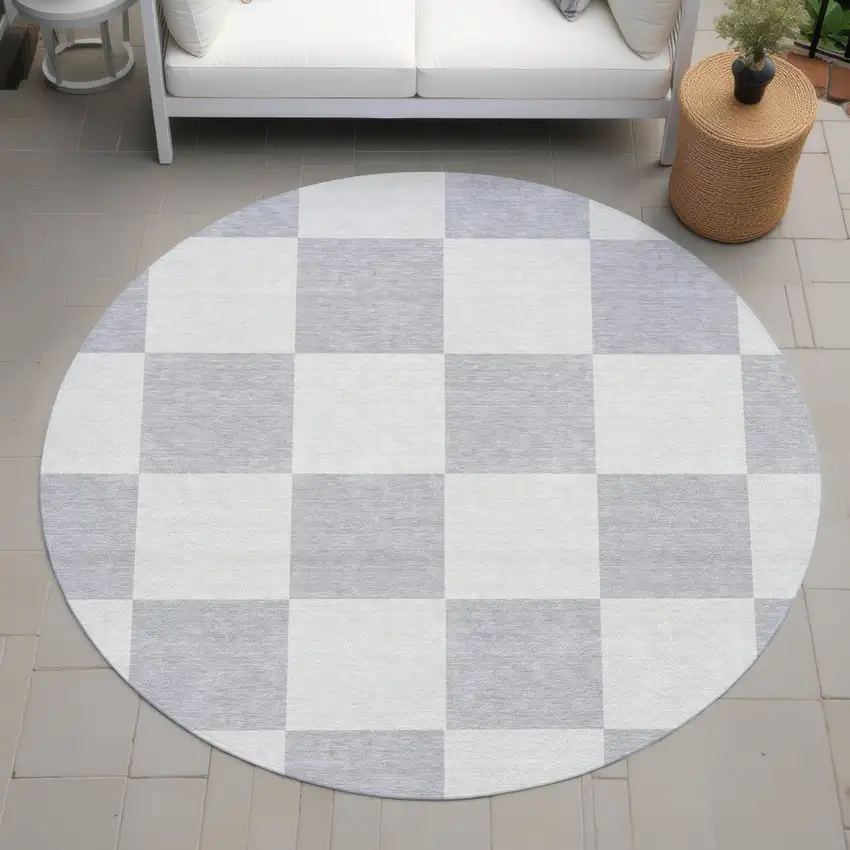 8' Silver And Ivory Round Geometric Washable Indoor Outdoor Area Rug Photo 8
