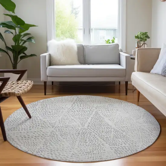 8' Silver And Ivory Round Geometric Washable Indoor Outdoor Area Rug Photo 8
