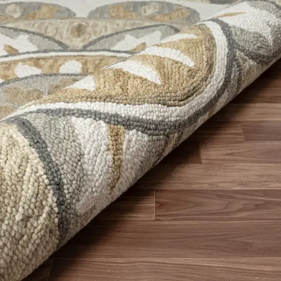 6' Silver And Ivory Wool Floral Hand Tufted Round Rug Photo 6