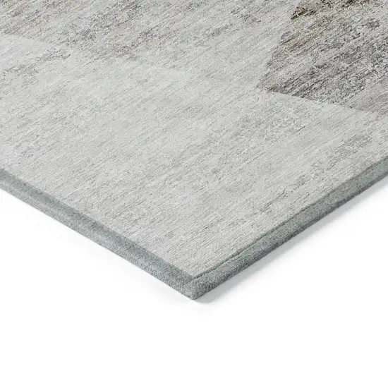 8' Silver Beige And Gray Round Abstract Washable Indoor Outdoor Area Rug Photo 3