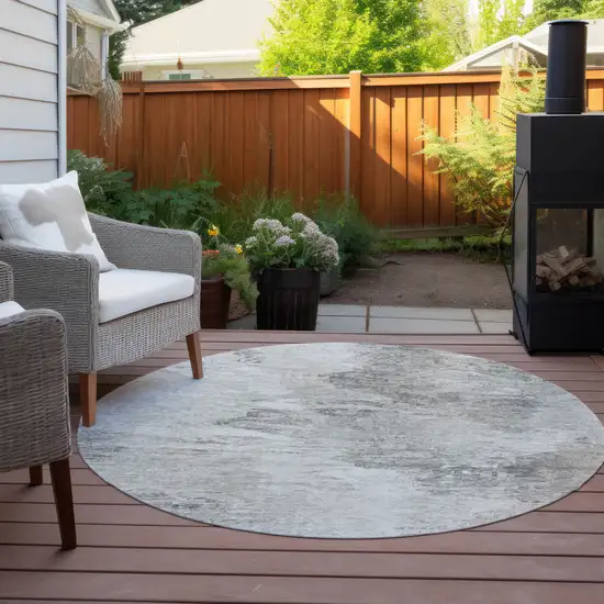 8' Silver Gray And Ivory Round Abstract Washable Indoor Outdoor Area Rug Photo 4
