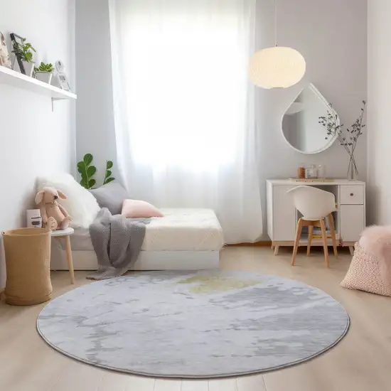 8' Silver Gray And Ivory Round Abstract Washable Indoor Outdoor Area Rug Photo 6