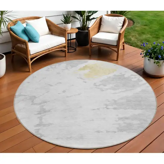 8' Silver Gray And Ivory Round Abstract Washable Indoor Outdoor Area Rug Photo 1