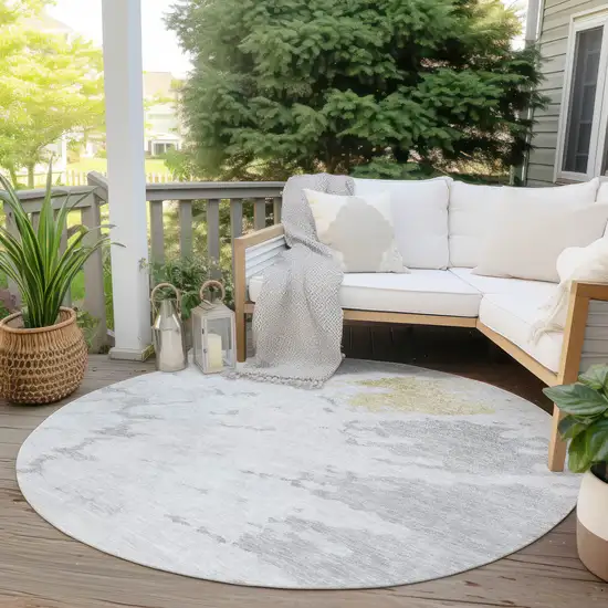 8' Silver Gray And Ivory Round Abstract Washable Indoor Outdoor Area Rug Photo 5