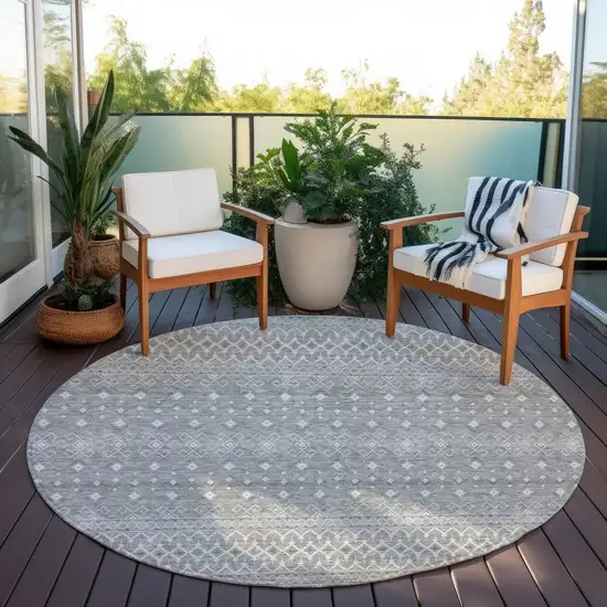 8' Silver Gray And Ivory Round Tribal Washable Indoor Outdoor Area Rug Photo 6