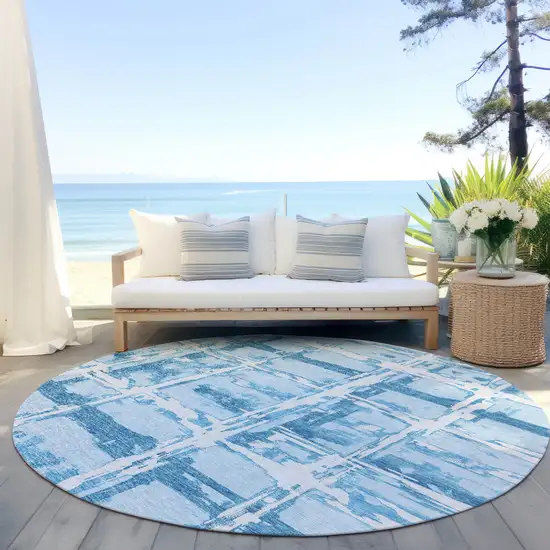 8' Sky Blue Denim Blue And Ivory Round Striped Washable Indoor Outdoor Area Rug Photo 6