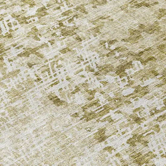 8' Taupe Beige And Ivory Round Abstract Washable Indoor Outdoor Area Rug Photo 9