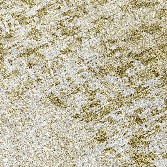8' Taupe Beige And Ivory Round Abstract Washable Indoor Outdoor Area Rug Photo 9