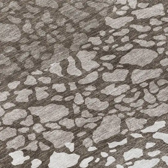 8' Taupe Brown And Ivory Round Abstract Washable Indoor Outdoor Area Rug Photo 8