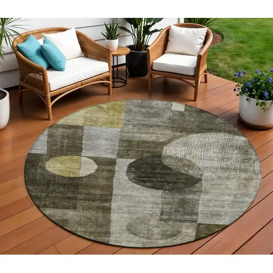 8' Taupe Gray And Charcoal Round Geometric Washable Indoor Outdoor Area Rug Photo 1