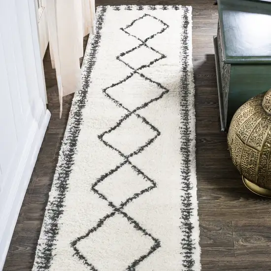 8' Trellis Runner Rug Photo 4