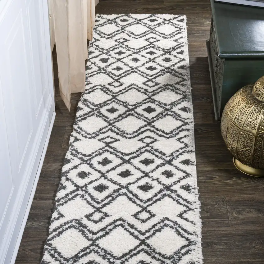 10' Trellis Runner Rug Photo 5