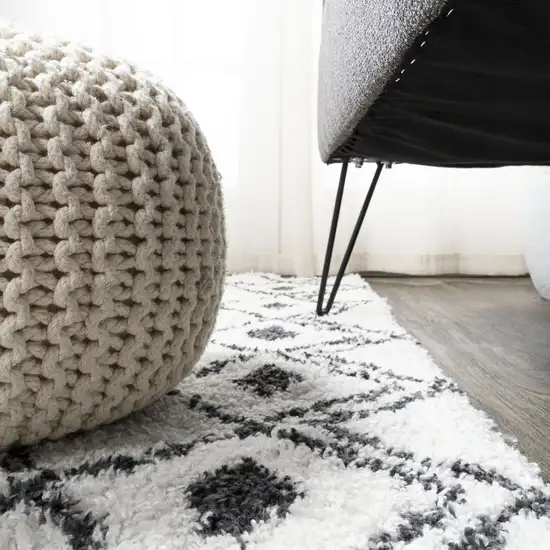 8' Trellis Runner Rug Photo 9