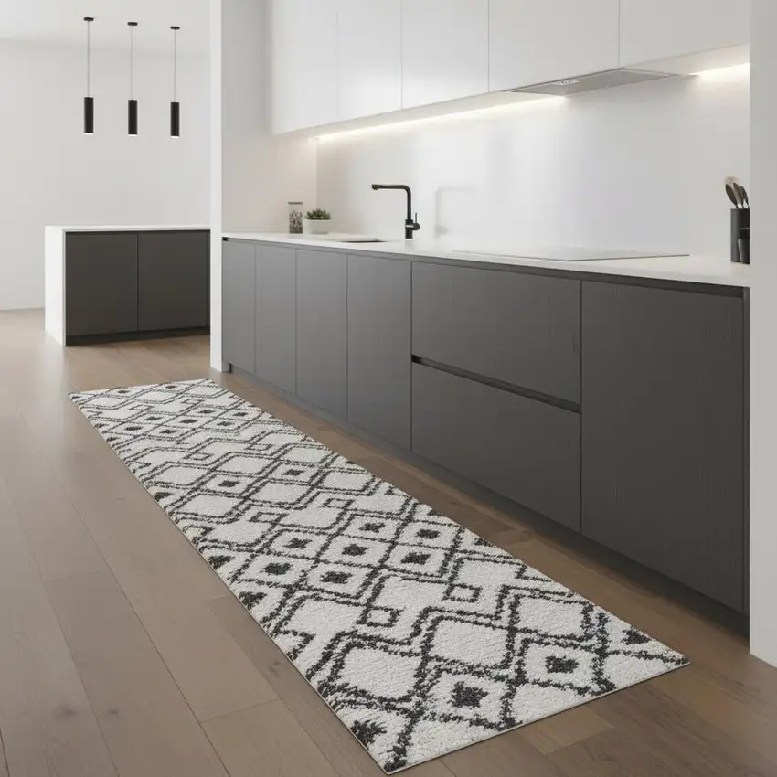 8' Trellis Runner Rug Photo 1