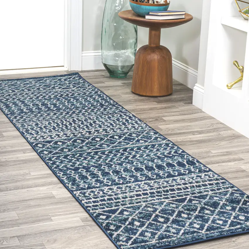 8' Trellis Runner Rug Photo 4