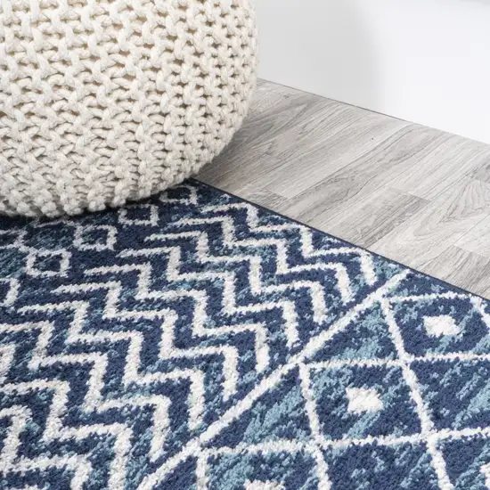 8' Trellis Runner Rug Photo 8