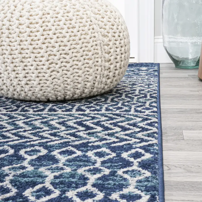 8' Trellis Runner Rug Photo 6