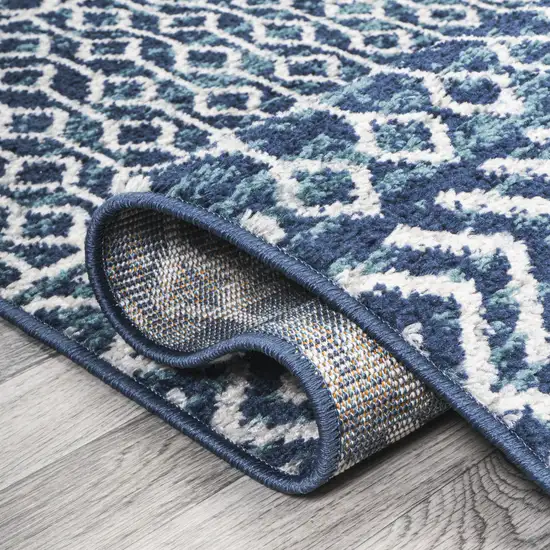 8' Trellis Runner Rug Photo 9