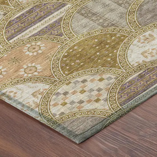 8' Walnut And Gold Round Geometric Washable Indoor Outdoor Area Rug Photo 3